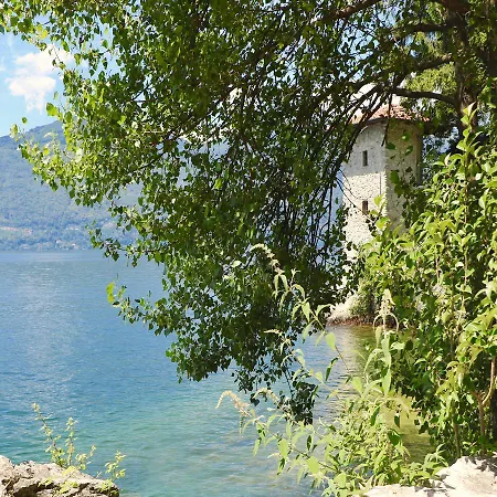 Vista Fantastica Castelveccana Βίλα